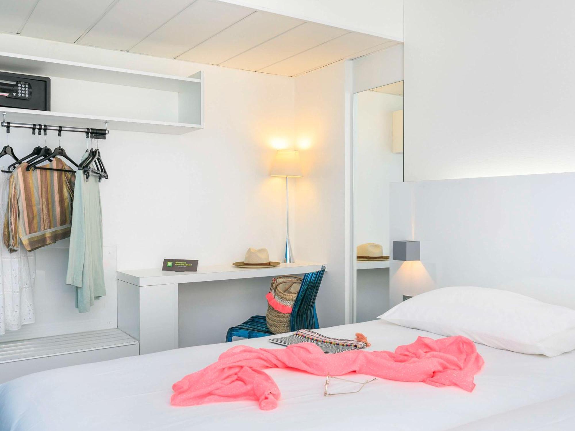 Ibis Styles Menton Centre Hotel Buitenkant foto