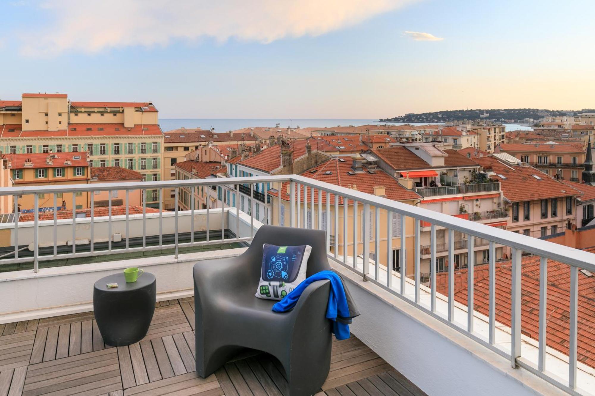 Ibis Styles Menton Centre Hotel Buitenkant foto