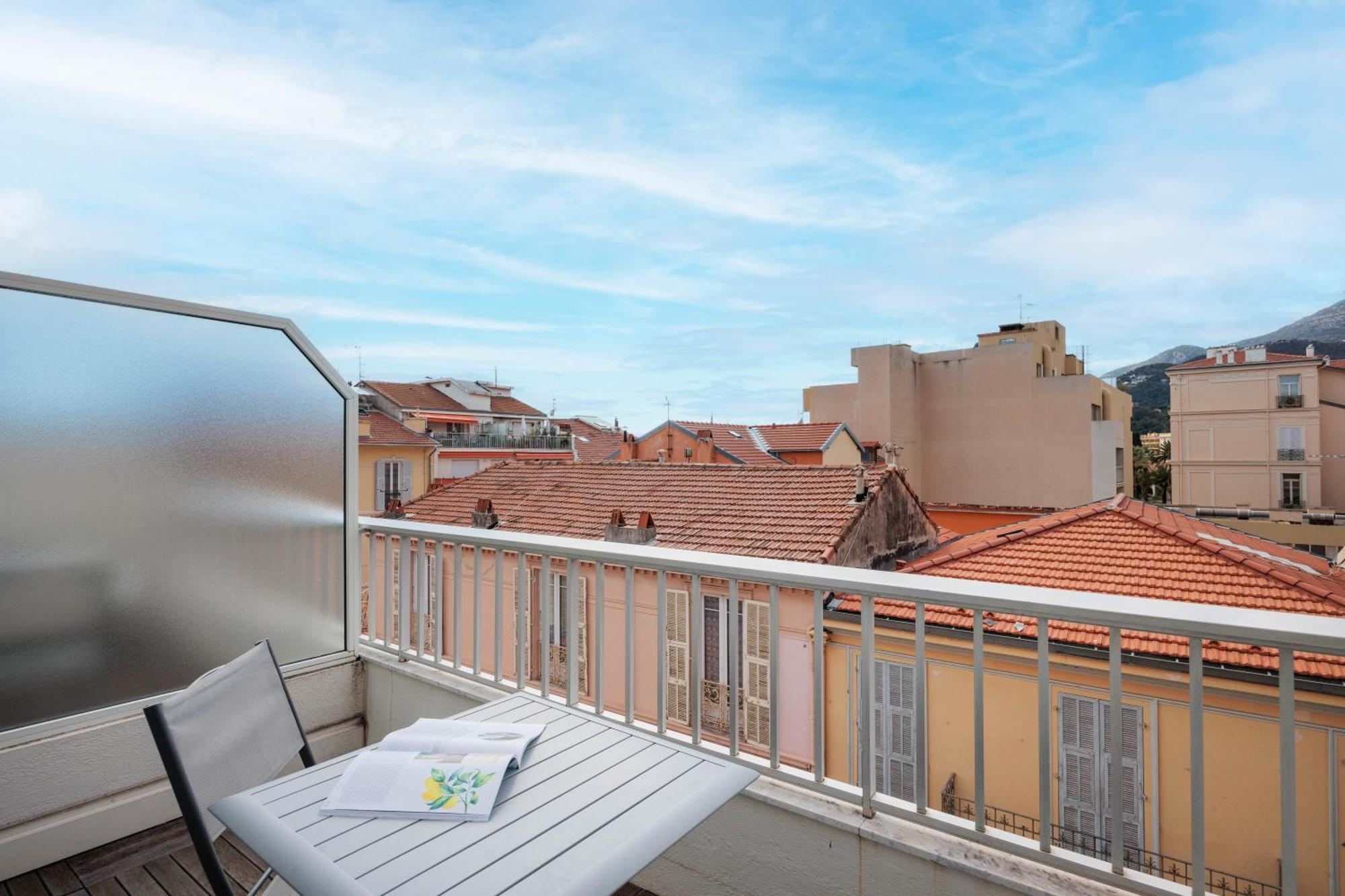 Ibis Styles Menton Centre Hotel Buitenkant foto