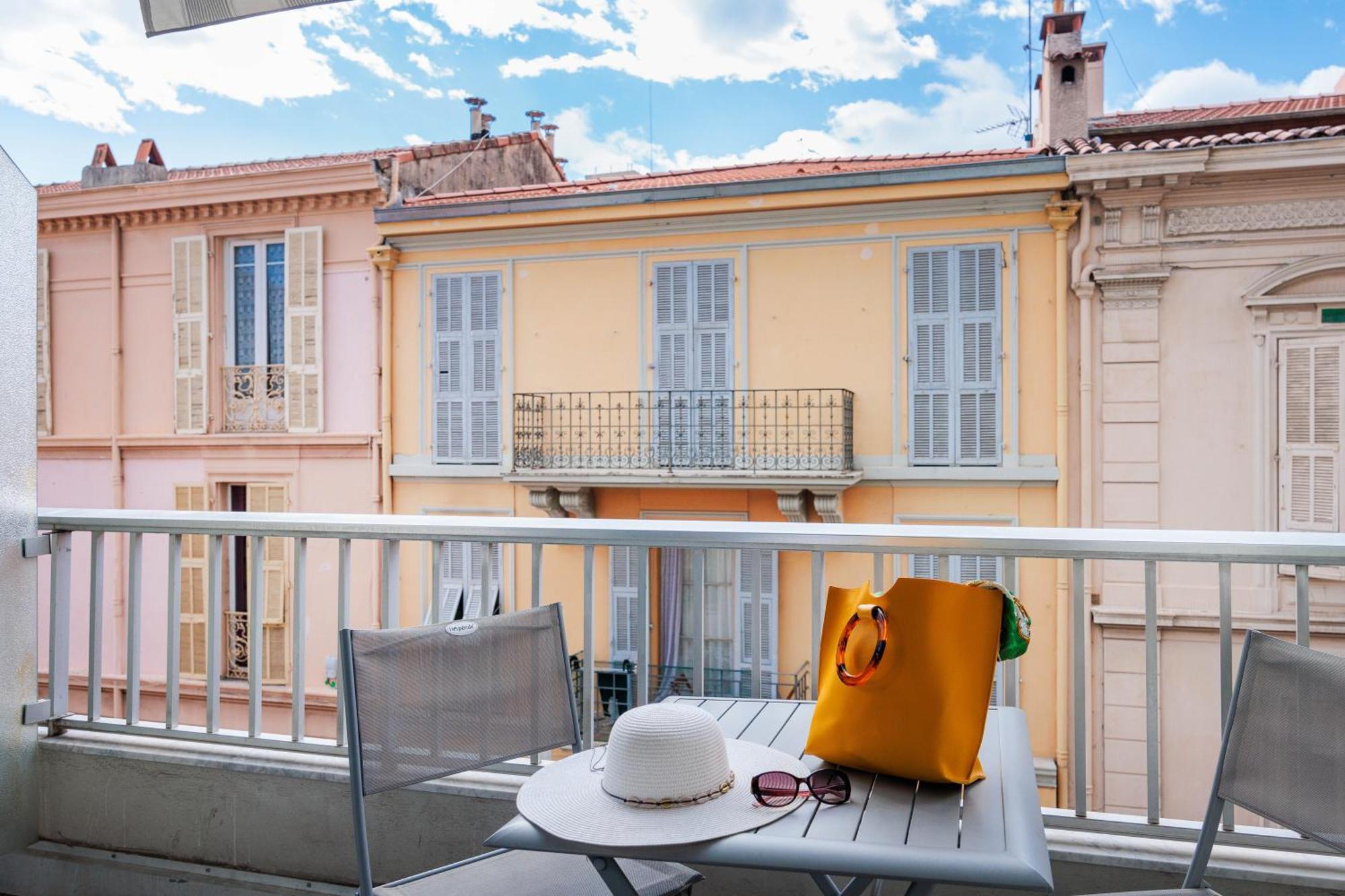 Ibis Styles Menton Centre Hotel Buitenkant foto