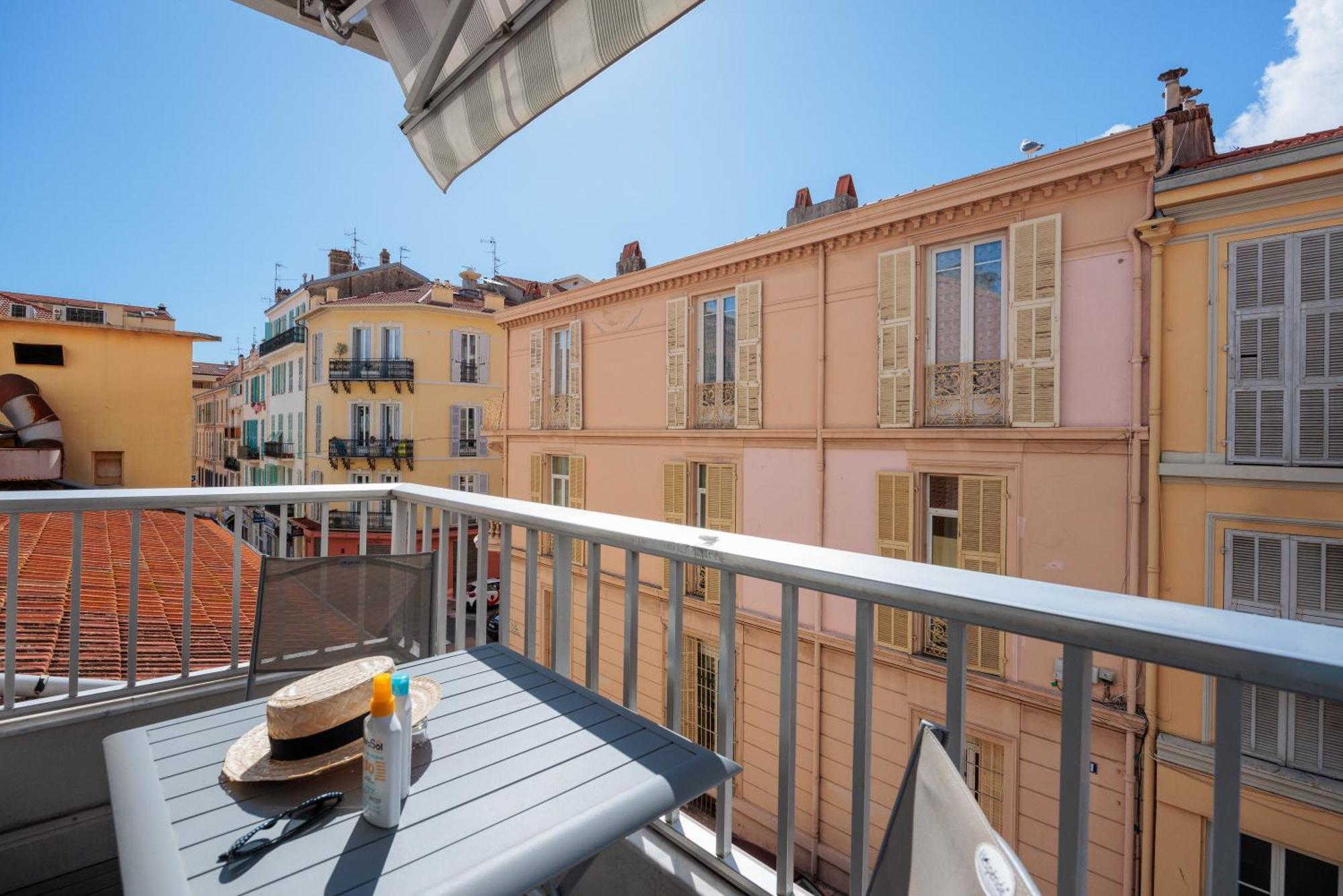 Ibis Styles Menton Centre Hotel Buitenkant foto