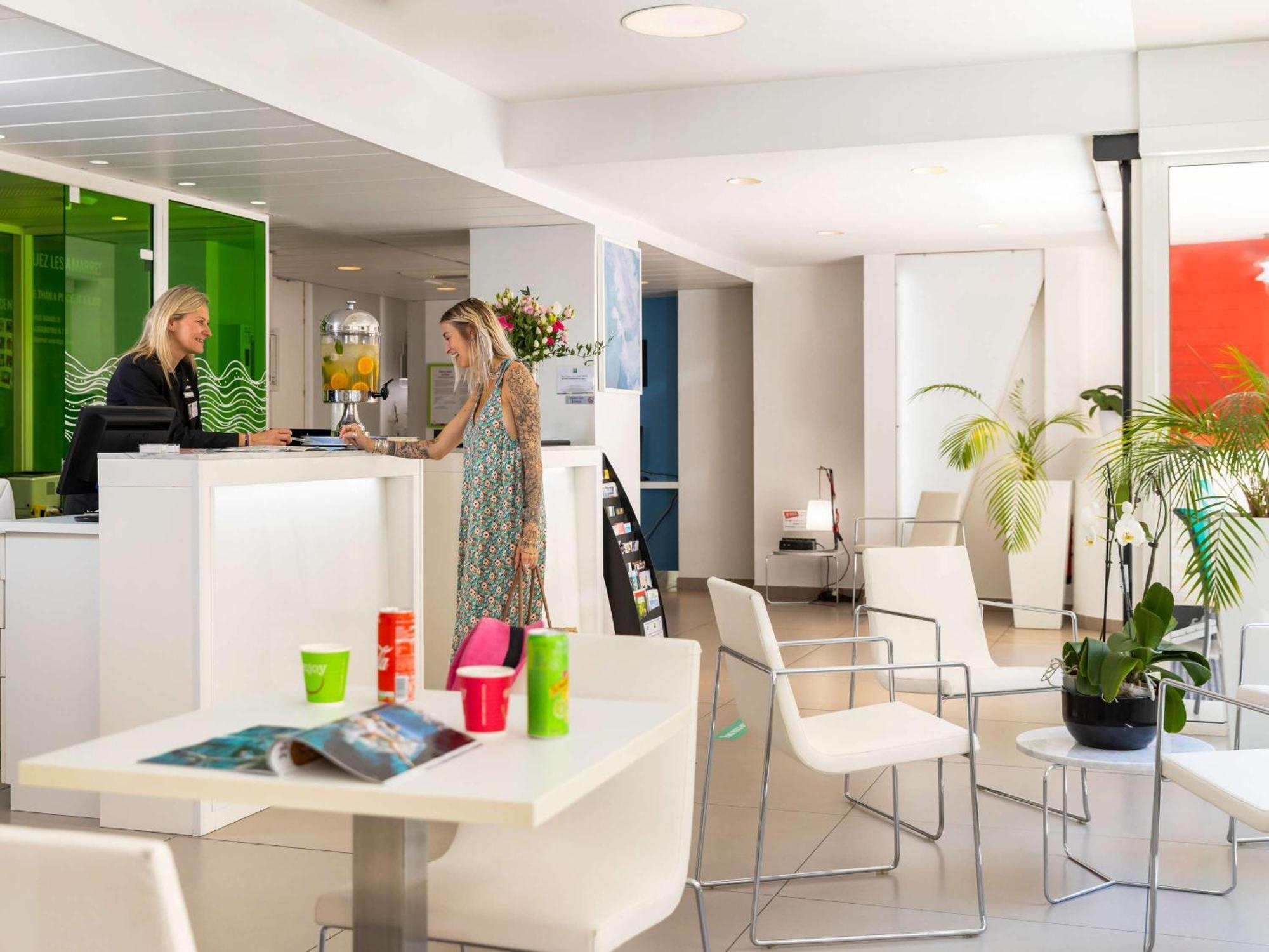 Ibis Styles Menton Centre Hotel Buitenkant foto